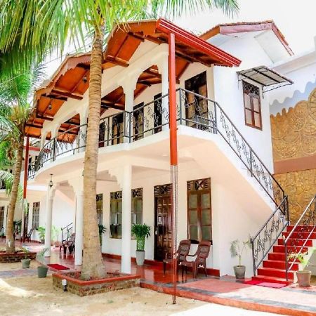 Crescent Sea Resort Нилавели Екстериор снимка