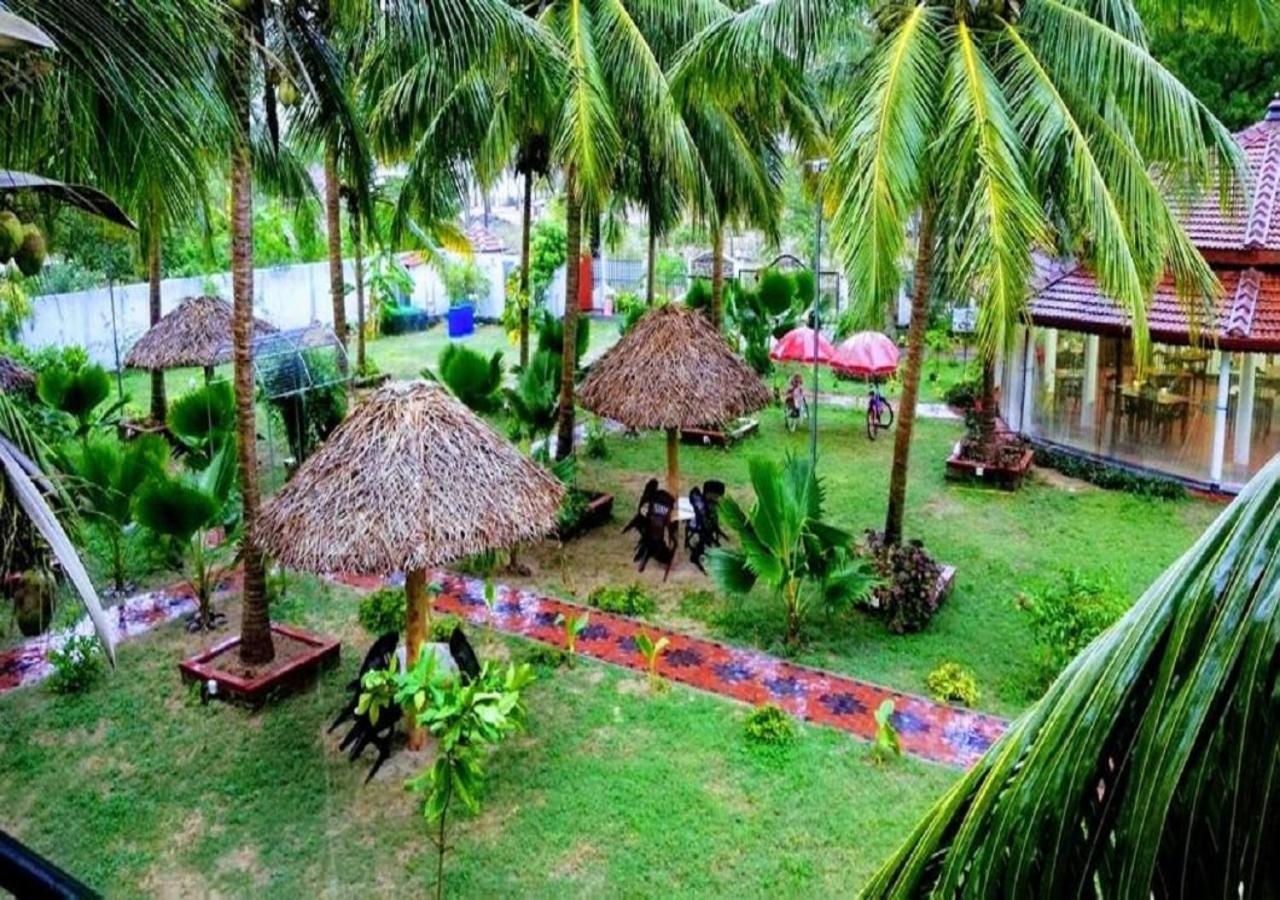 Crescent Sea Resort Нилавели Екстериор снимка
